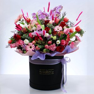 Ροζ λουλούδια XL σε μαύρο κουτί!