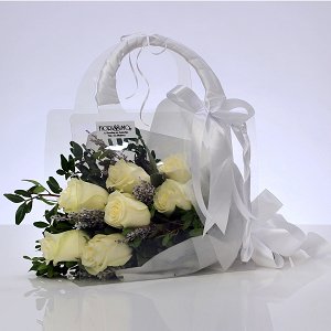 Η τσάντα με τα λευκά τριαντάφυλλα!