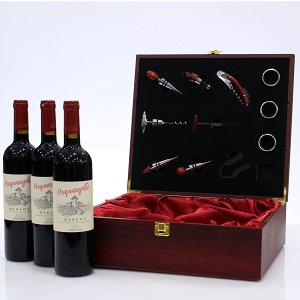 Wooden Case With Wines and wine tools