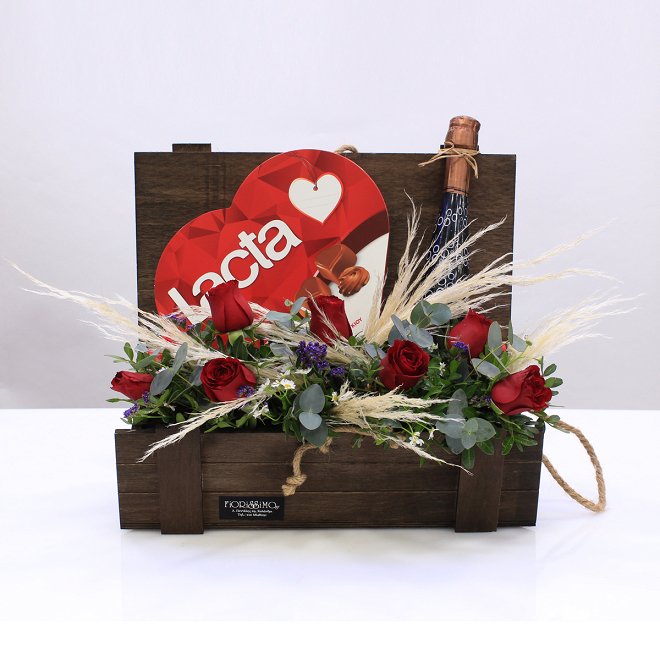 Wooden crate with roses!