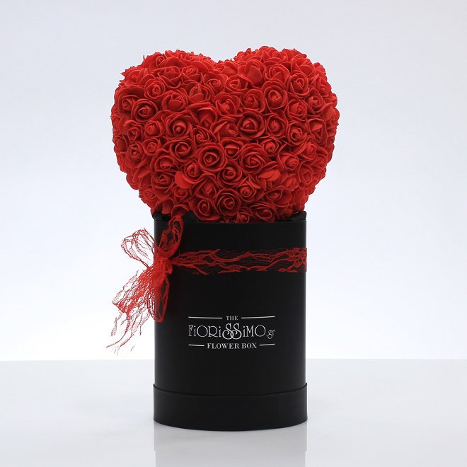 Black box with red latex roses heart!