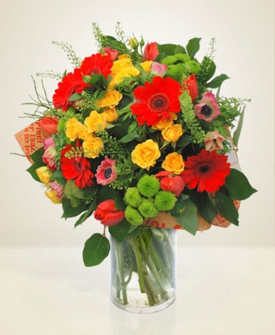 Colorful flowers bouquet Energetica